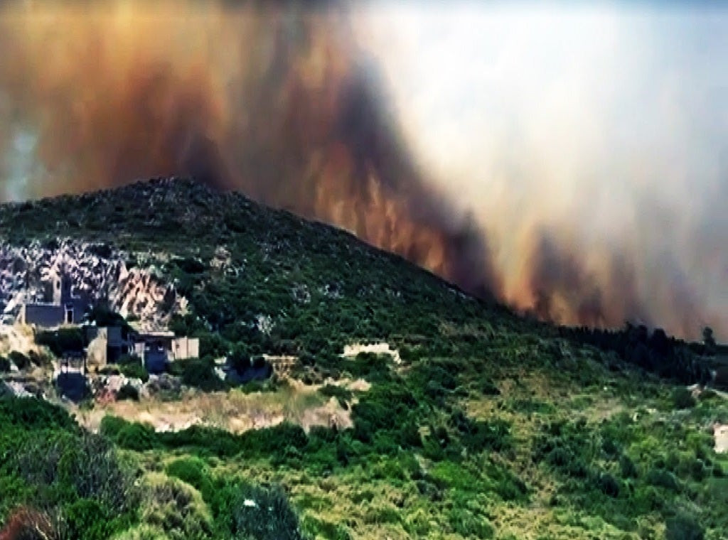 Σε κατάσταση έκτακτης ανάγκης τα Κύθηρα – Σε επιφυλακή πλωτά μέσα για την εκκένωση του νησιού (εικόνες)